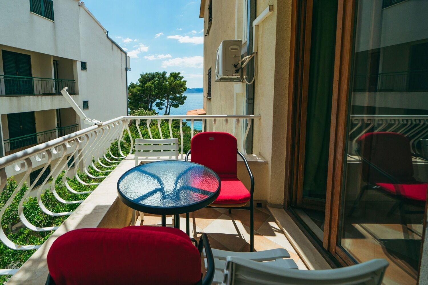 Apartments Lovre - Close To The Sea Brela Eksteriør billede